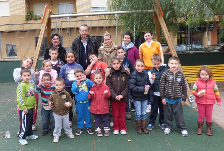 Escola Nadal Espai Calvari, Regidora de Serveis Socials Amparo Mendez, Alcalde Jesus Boluda i Monitores