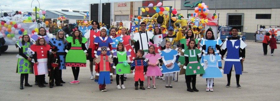 Fallers disfressats a la cavalcada del ninot d’Alginet