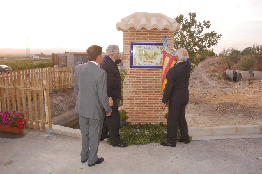 Descubrimiento del monolito conmemorativo