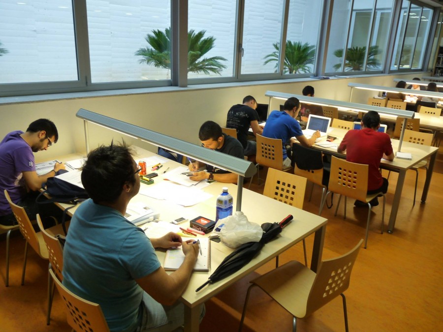 biblioteca estudiants